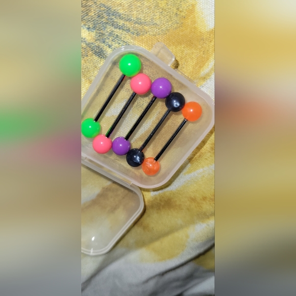 5 tongue rings with case - Picture 2 of 4